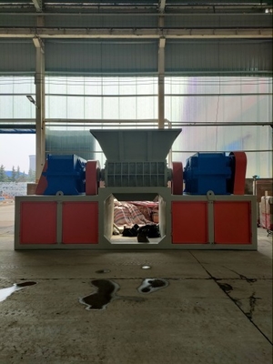 110kW 스테인리스 스틸 금속 쉐리더 쓰레기 플라스틱 및 소규모 폐기물 타이어 절단