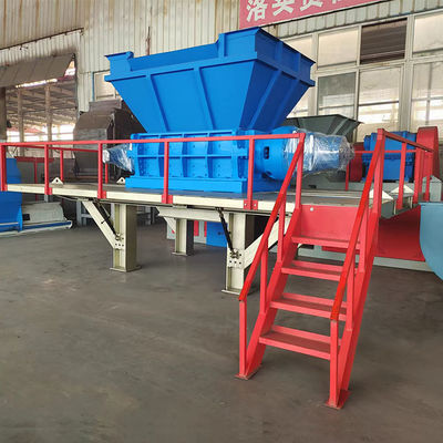 3000kg/h 폐기물 목재 팔렛 매트리스 쉐리더 플라스틱 가구를 효율적으로 재활용